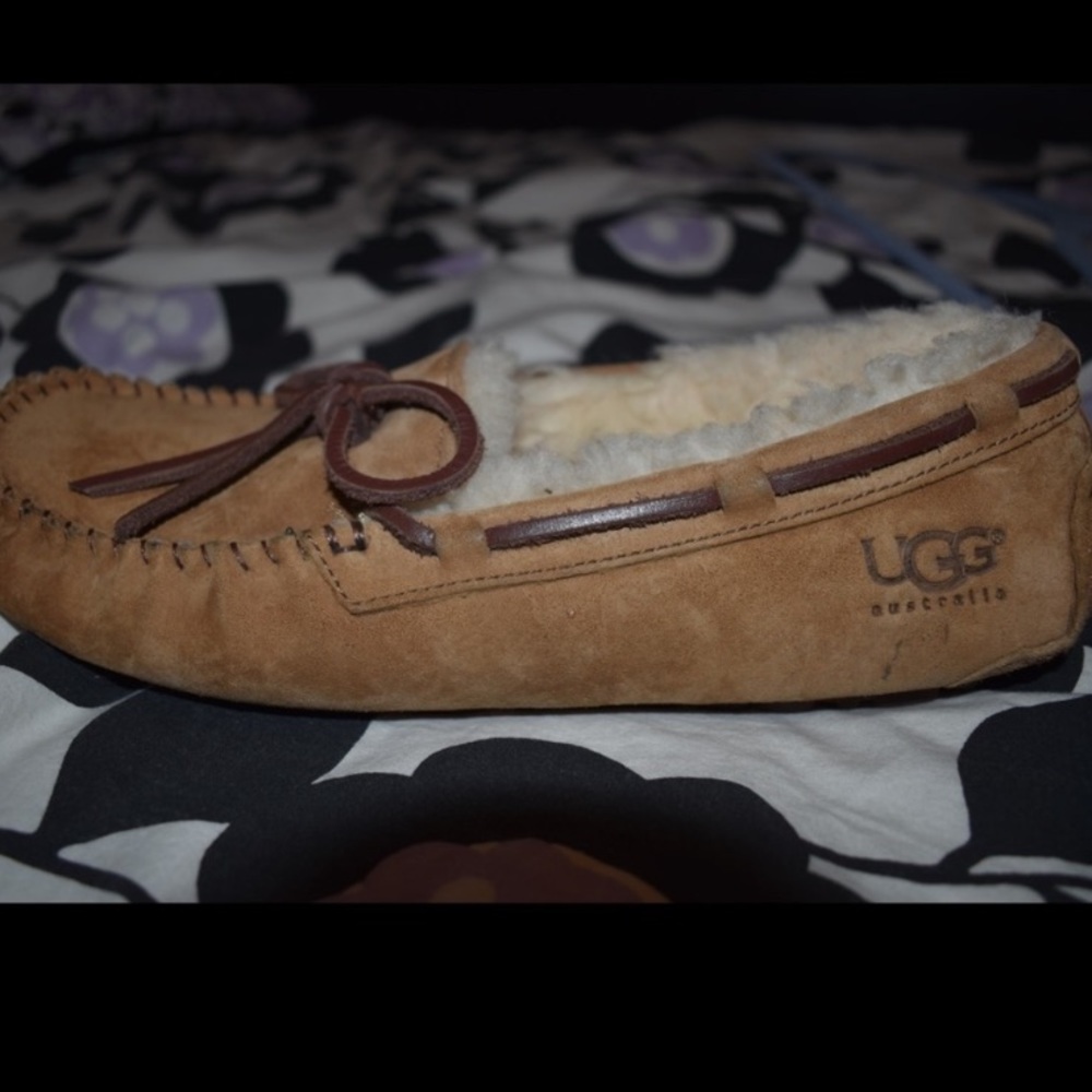Uggs Dakota moccasins